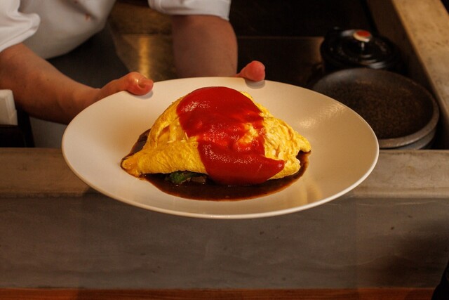 洋食 川ぎし 名物のオムライス